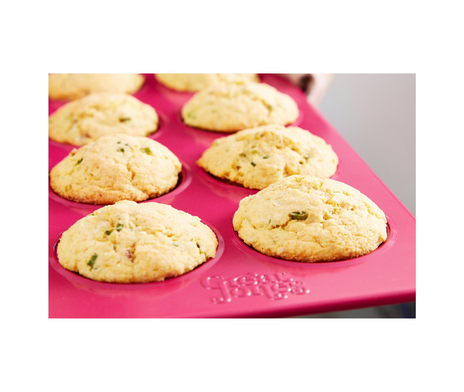 01-stud-muffin-raspberry-lifestyle.png